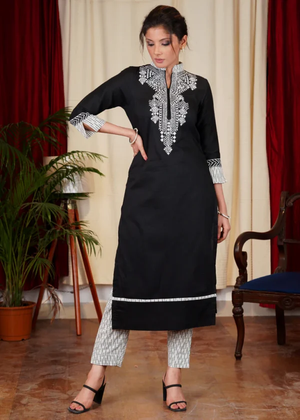 GRACEFUL BLACK & WHITE IKAT COMBINATION KURTI, PANT , DUPATTA SET - 3 PC